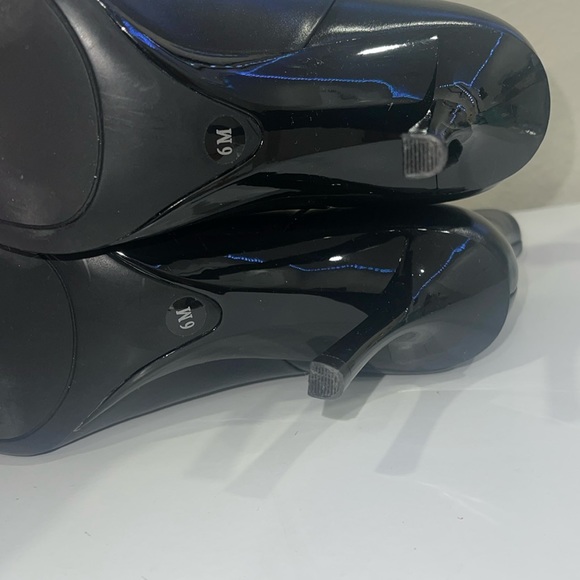 Calvin Klein MIM Cloe Leather Asymmetrical Booties - Picture 8 of 10